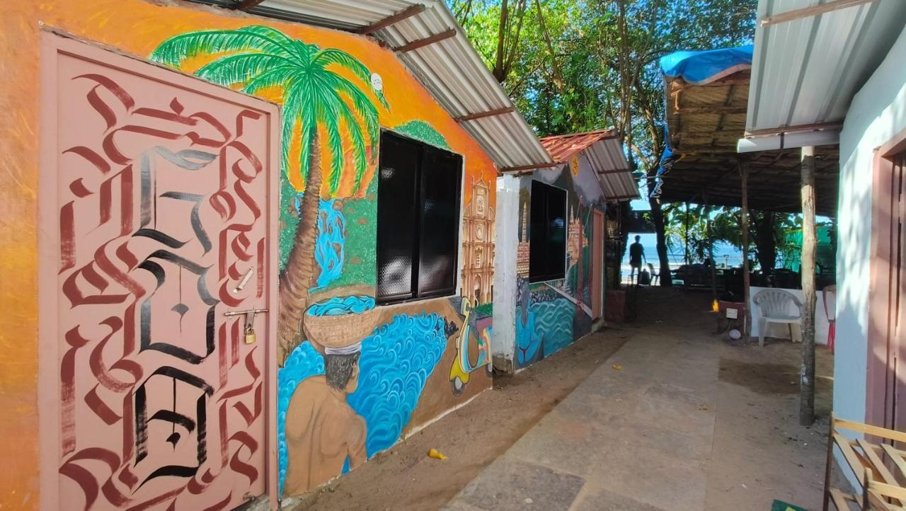 12 Monks - Beachside Hostel Arambol Buitenkant foto