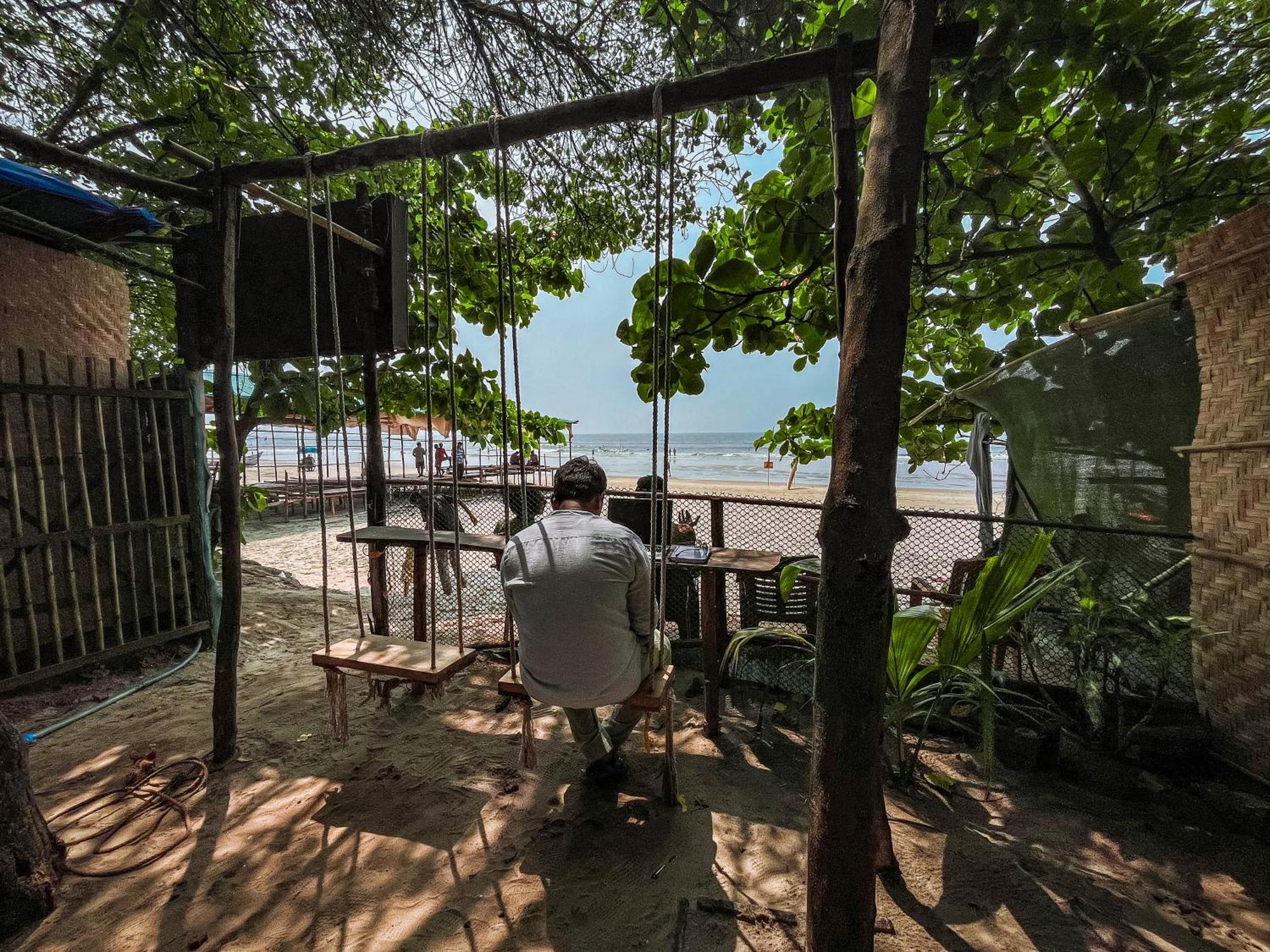 12 Monks - Beachside Hostel Arambol Buitenkant foto