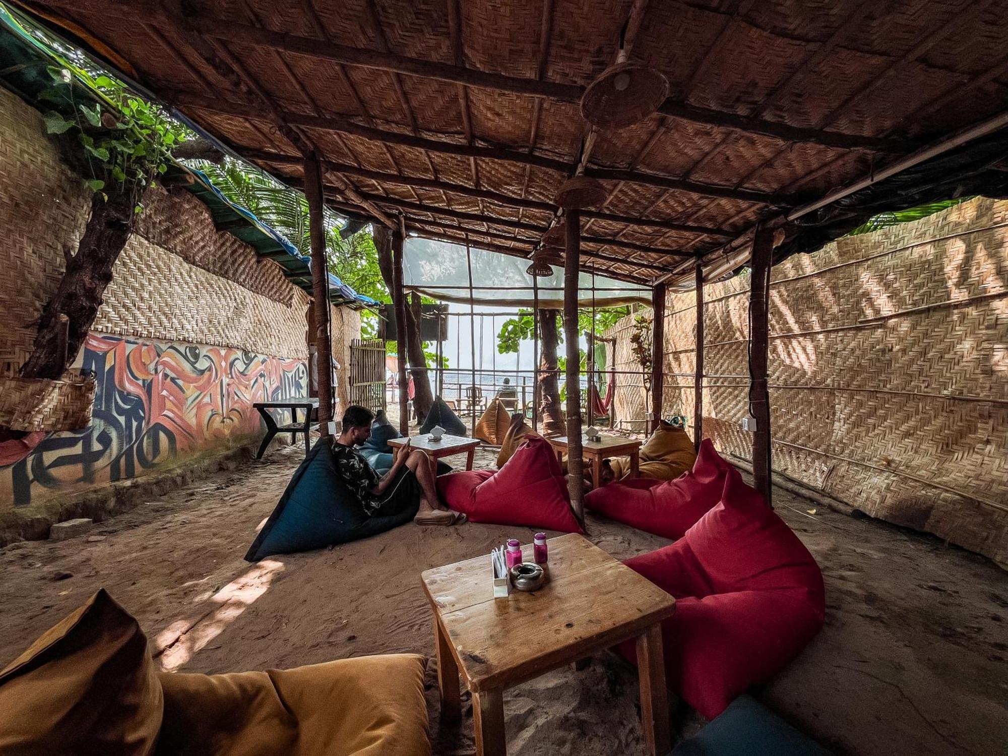 12 Monks - Beachside Hostel Arambol Buitenkant foto