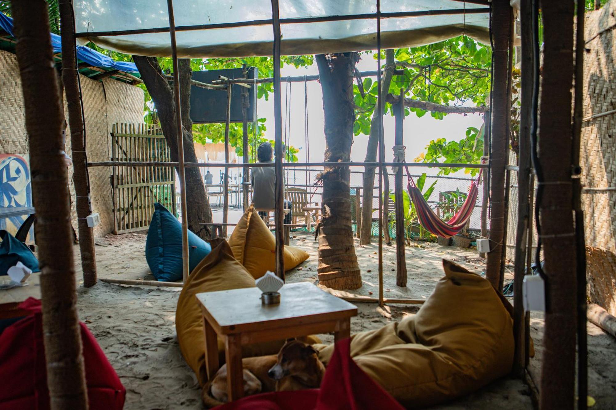12 Monks - Beachside Hostel Arambol Buitenkant foto