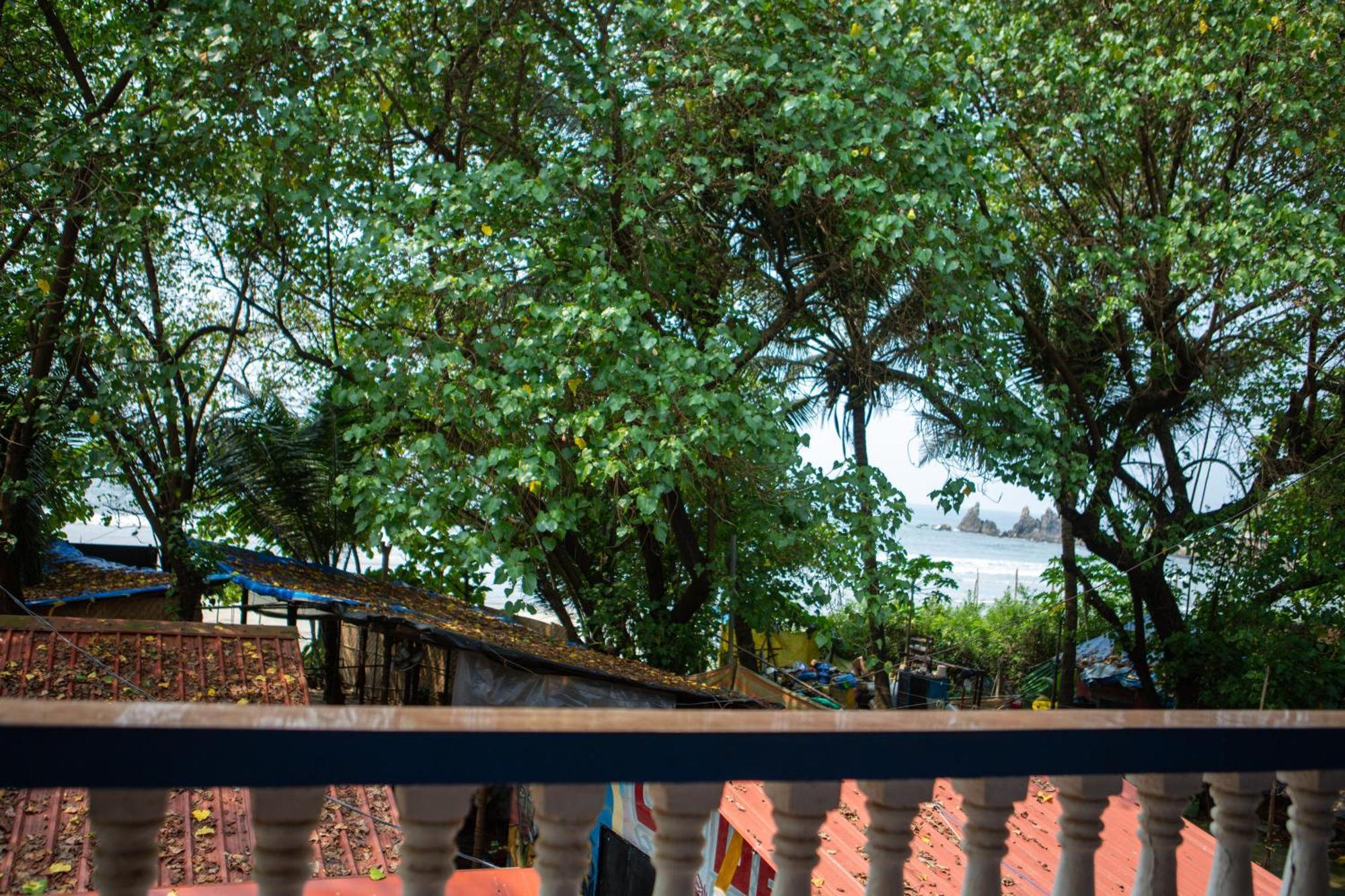 12 Monks - Beachside Hostel Arambol Buitenkant foto