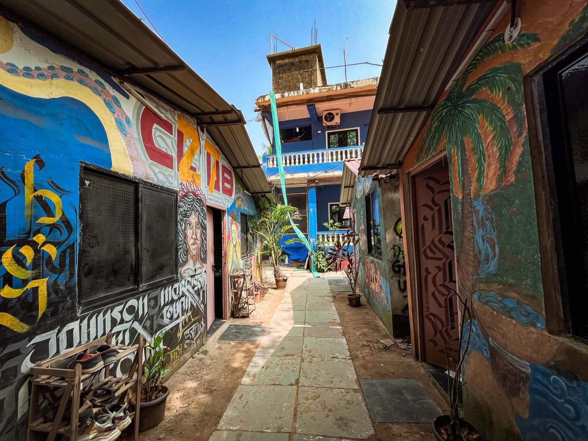 12 Monks - Beachside Hostel Arambol Buitenkant foto